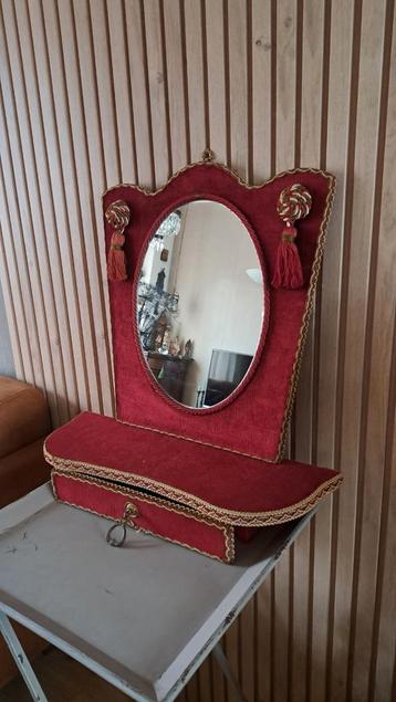 Vintage velours spiegel met planchet  beschikbaar voor biedingen