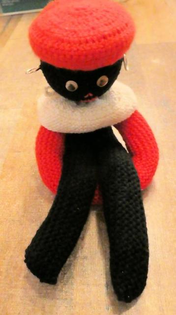 Gehaakte gebreide zwarte piet. beschikbaar voor biedingen