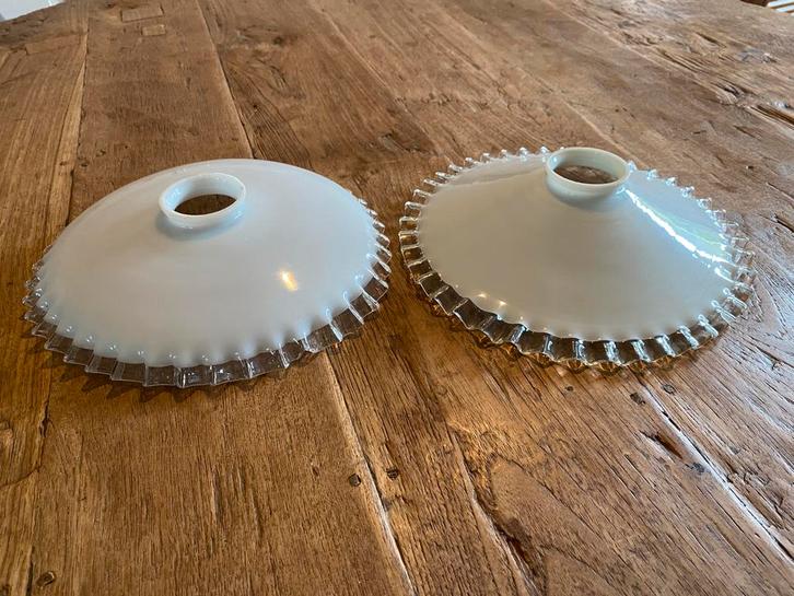 Twee Franse lampenkapjes, Antiek en Kunst, Antiek | Lampen, Ophalen of Verzenden