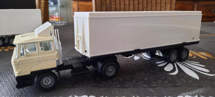 Solido DAF 2800 Turbo + trailer 2 asser 1/60, Hobby en Vrije tijd, Modelauto's | Overige schalen, Zo goed als nieuw, Bus of Vrachtwagen