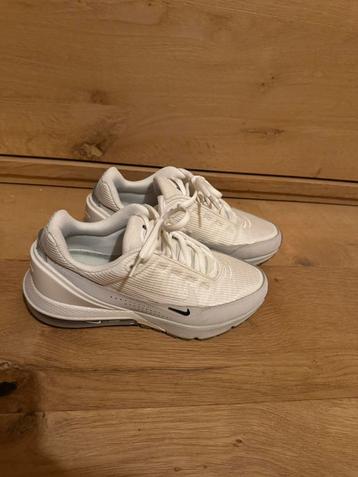 NIKE AIR MAX PULSE SE SUMMIT WHITE FN6919-100, Maat 40,5 beschikbaar voor biedingen