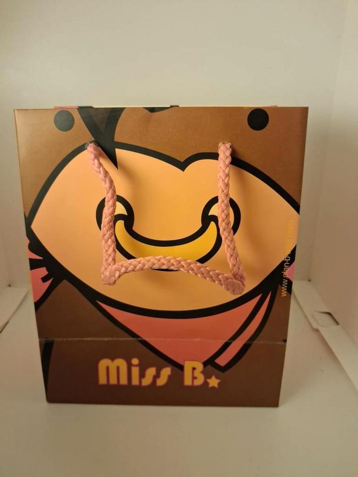 Miss B. Traktatie zakjes/goodiebags, Hobby en Vrije tijd, Feestartikelen, Zo goed als nieuw, Feestartikel, Verjaardag, Verzenden