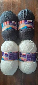 Kruidvat Acrylgaren - 4 Bollen, Hobby en Vrije tijd, Breien en Haken, Ophalen of Verzenden, Nieuw, Breien of Haken, Wol of Garen