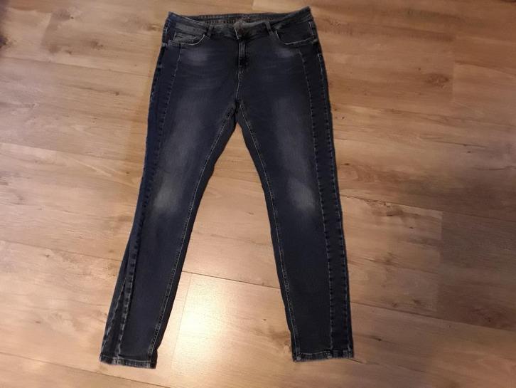 Miss Etam Blauwe Spijkerbroek Myra Maat 46, Kleding | Dames, Spijkerbroeken en Jeans, Gedragen, Overige jeansmaten, Blauw, Verzenden