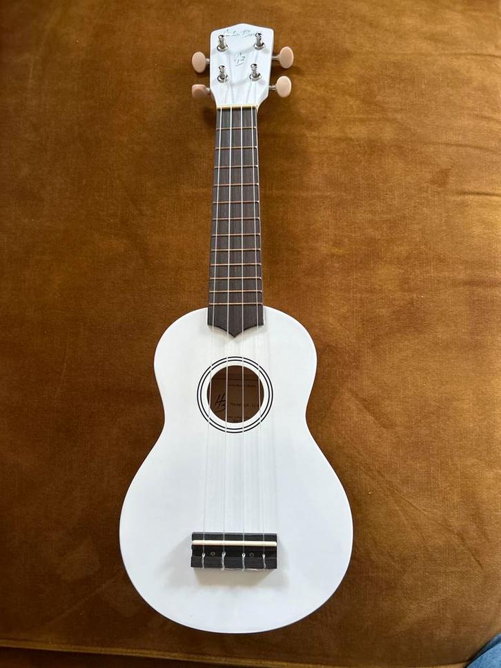 Ukelele merk Harley Benton als nieuw, Muziek en Instrumenten, Snaarinstrumenten | Gitaren | Akoestisch, Zo goed als nieuw, Overige typen