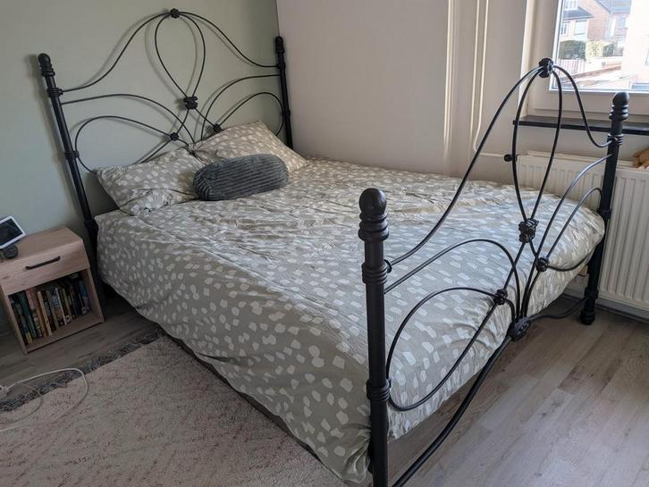 GRATIS op te halen 140x200 bedframe incl. Lattenbodem, Huis en Inrichting, Slaapkamer | Bedden, Zo goed als nieuw, Tweepersoons