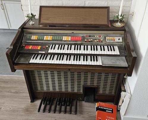 Solina D112 orgel voor opknappen of onderdelen, Muziek en Instrumenten, Orgels, Gebruikt, Orgel, 2 klavieren, Ophalen