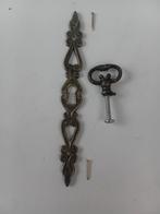 Vintage meubelbeslag met sleutelgreepjes, Antiek en Kunst, Ophalen of Verzenden