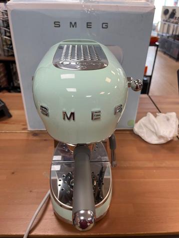 SMEG Espressomachine ECF02PGEU watergroen, gebruikt getest beschikbaar voor biedingen