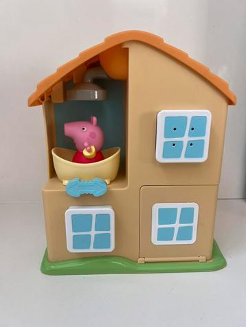 Nieuw! Super leuk badspeelgoed Pepa huis met douche. beschikbaar voor biedingen