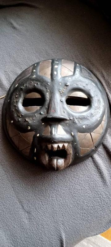 Maskers uit Ghana beschikbaar voor biedingen