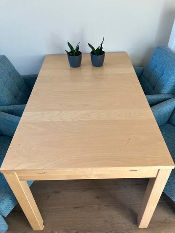 Uitschuifbare IKEA Eettafel Bjursta beschikbaar voor biedingen