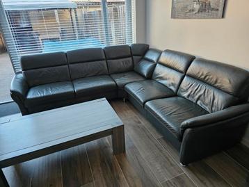 Hoekbank 270x270 beschikbaar voor biedingen