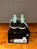 Adidas zaalvoetbal schoenen - Maat 33 - Nieuw in doos, Ophalen of Verzenden, Nieuw