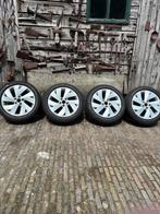 Originele VW 17 inch winterbanden, Auto-onderdelen, Banden en Velgen, Ophalen, Banden en Velgen, 17 inch, Personenwagen