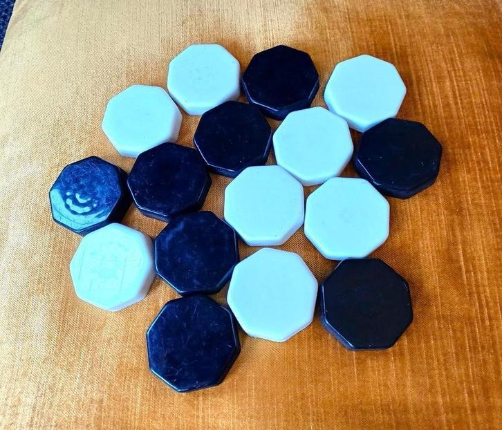 Achthoekige magneten in zwart en wit (16 stuks), Huis en Inrichting, Woonaccessoires | Overige, Gebruikt, Ophalen of Verzenden