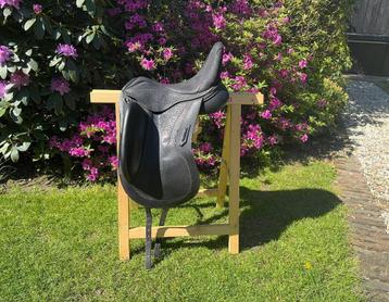 Aviar The Rook 3.0 dressuurzadel beschikbaar voor biedingen