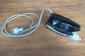 vintage strijkijzer - Philips type HO 1120 /8 beschikbaar voor biedingen