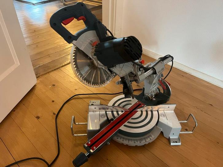Bosch GCM 800 SJ Afkortzaag - Met Bon!, Doe-het-zelf en Verbouw, Gereedschap | Zaagmachines, Gebruikt, Afkortzaag, 600 tot 1200 watt