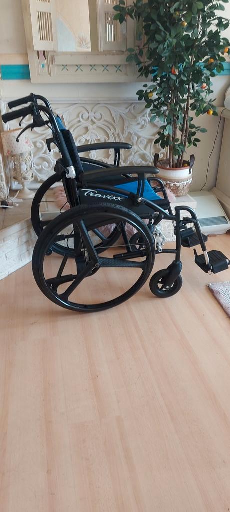 Travixx  comfort  zonder duw remmen  rolstoel, Diversen, Rolstoelen, Zo goed als nieuw, Duwrolstoel, Ophalen of Verzenden