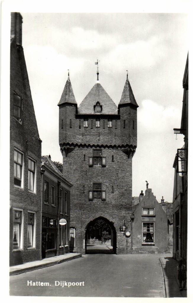 Hattem. Dijkpoort - kind - ongelopen, Verzamelen, Ansichtkaarten | Nederland, Ongelopen, Gelderland, Voor 1920, Ophalen of Verzenden