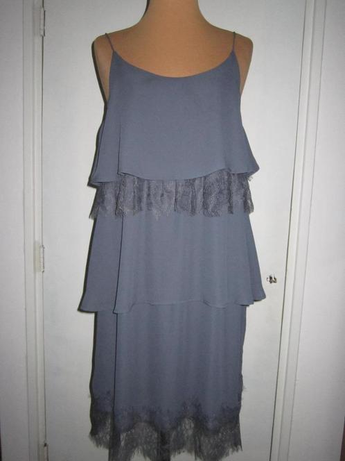 nieuwe jurk maat small merk : Vila, Kleding | Dames, Jurken, Nieuw, Maat 36 (S), Grijs, Knielengte, Verzenden