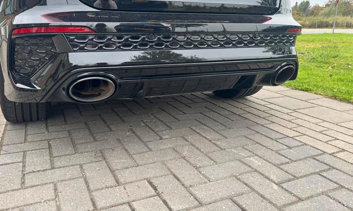 Originele Audi RS3 Diffuser – Bouwjaar 2023 (Model Y), Auto-onderdelen, Carrosserie en Plaatwerk, Bumper, Audi, Achter, Gebruikt