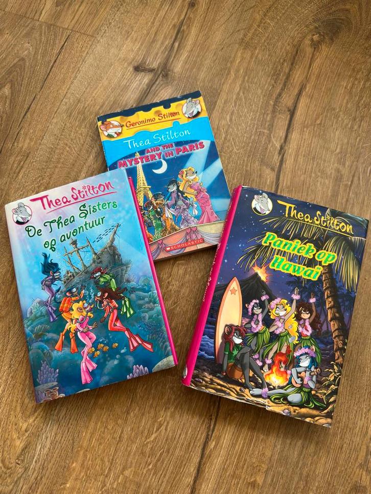 Thea Stilton - De Thea Sisters op avontuur +Paniek op Hawaii, Boeken, Kinderboeken | Jeugd | onder 10 jaar, Zo goed als nieuw