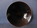 Fraaie schaal Ravelli met zwart glazuur en wit d. 24,1 cm, Antiek en Kunst, Ophalen of Verzenden