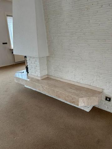 Travertin ombouw openhaard beschikbaar voor biedingen