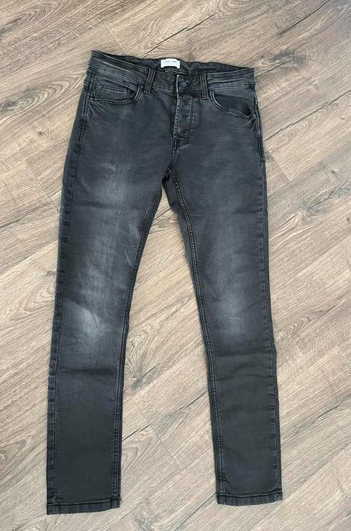 Nieuwstaat! Spijkerbroek van Only & Sons (Loom slim),W34/L32, Kleding | Heren, Spijkerbroeken en Jeans, Zo goed als nieuw, W33 - W34 (confectie 48/50)