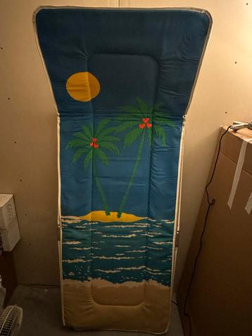 Vintage Zonneligbed Tropisch Design beschikbaar voor biedingen