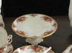 Royal Albert Old Country Rose gebakschaal op voet, Antiek en Kunst, Ophalen of Verzenden