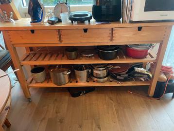 Houten Keukenmeubel met Opbergruimte beschikbaar voor biedingen