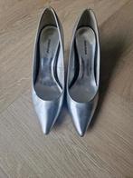 Zilveren dames pumps, Kleding | Dames, Schoenen, Ophalen of Verzenden, Gedragen, Overige kleuren