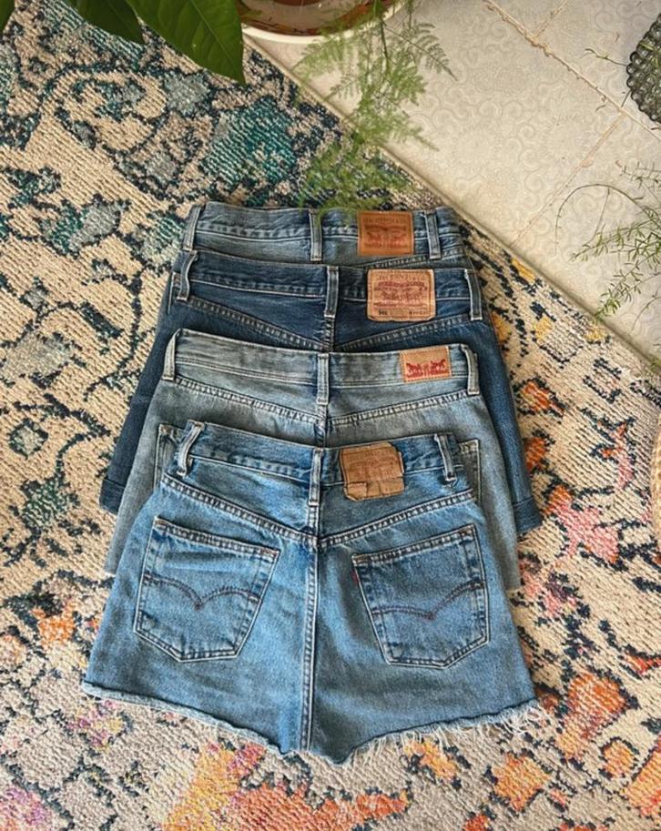Bundel van Levi’s shorts en rok, Kleding | Dames, Spijkerbroeken en Jeans, Zo goed als nieuw, W30 - W32 (confectie 38/40), Blauw