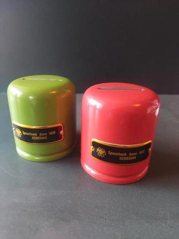  Vintage metalen spaarpotten – Spaarbank Anno 1820 Schiedam  beschikbaar voor biedingen