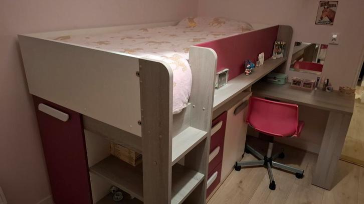 Hoogslaper met bureau en veel opbergruimte, Kinderen en Baby's, Kinderkamer | Stapelbedden en Hoogslapers, Zo goed als nieuw, Hoogslaper