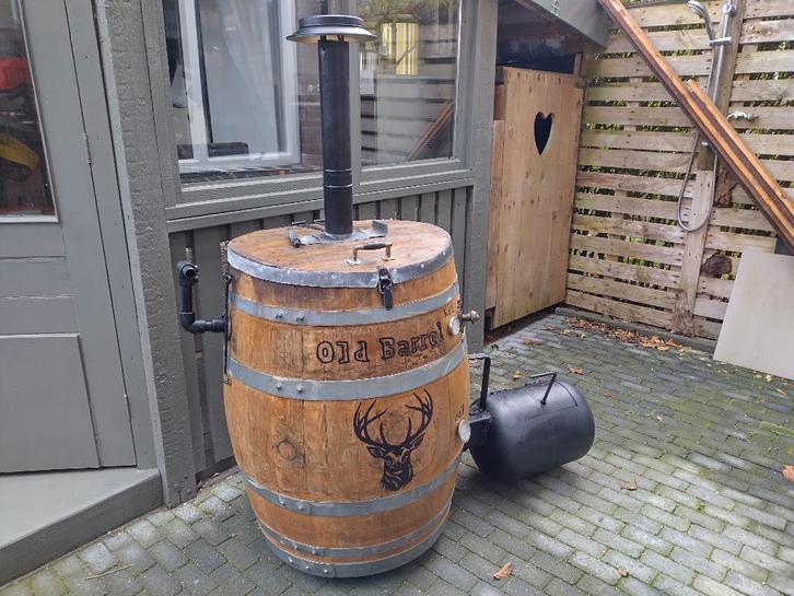 Smoker/BBQ, Tuin en Terras, Houtskoolbarbecues, Zo goed als nieuw, Met accessoires, Ophalen