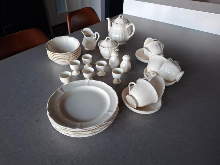 Wedgewood queens plain servies compleet, Huis en Inrichting, Keuken | Servies, Zo goed als nieuw, Compleet servies, Wedgwood, Porselein