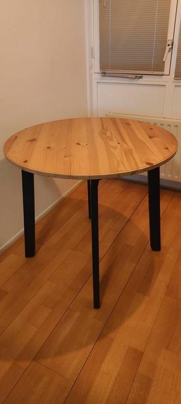 Rond Ikea Eettafel beschikbaar voor biedingen