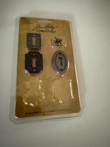 Tim Holtz Idea-ology Keyholes - Incompleet beschikbaar voor biedingen