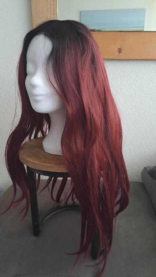 NIEUW! Atayou pruik, wijnrood met zwarte wortels, Sieraden, Tassen en Uiterlijk, Uiterlijk | Haarverzorging, Nieuw, Pruik of Haarverlenging