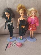 2 fleur poppen en een sindy met kleertjes en assecoires, Verzamelen, Poppen, Ophalen of Verzenden, Gebruikt, Kleertjes