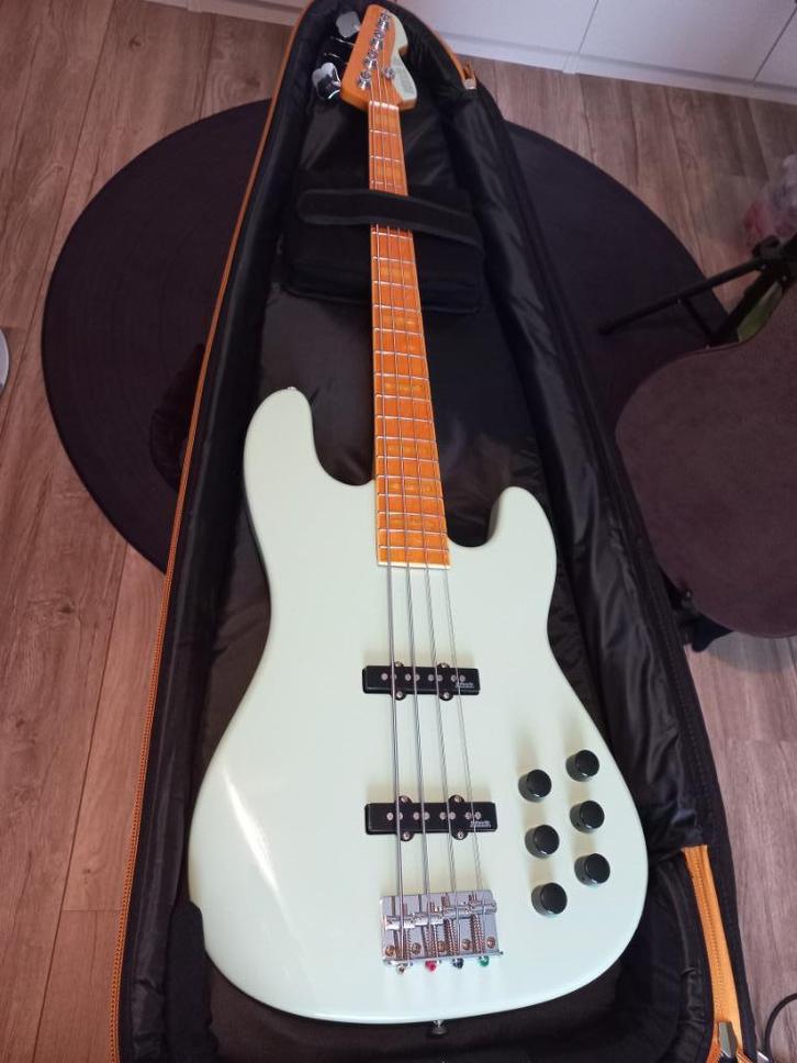 Markbass gv 4 surf green. evt ruil., Muziek en Instrumenten, Snaarinstrumenten | Gitaren | Bas, Nieuw, Elektrisch, Ophalen