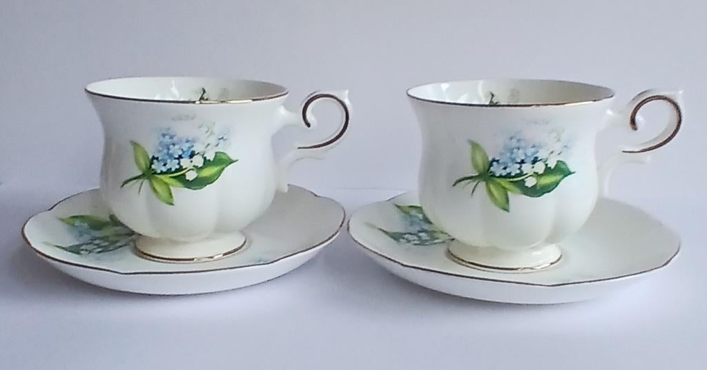 Royal Canterburry 2 Kop En Schotels Vergeet Mij Niet  Nieuw, Antiek en Kunst, Ophalen of Verzenden