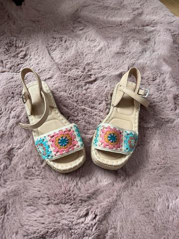 Sandals - size 32 -  good as new beschikbaar voor biedingen