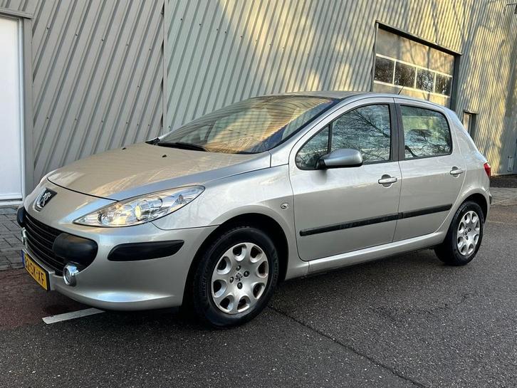 Peugeot 307 XT Premium 1.6 16V (bj 2006, automaat), Auto's, Peugeot, Bedrijf, Te koop, Airconditioning, Climate control, Benzine