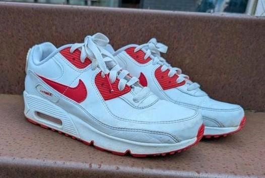 Witte leren Nike Air Max 90 sneakers in maat 38.5, Kinderen en Baby's, Kinderkleding | Schoenen en Sokken, Zo goed als nieuw, Ophalen of Verzenden