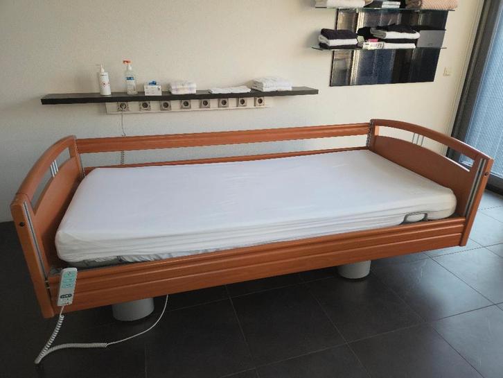 stabiel hoog laag bed, Diversen, Verpleegmiddelen, Zo goed als nieuw, Ophalen